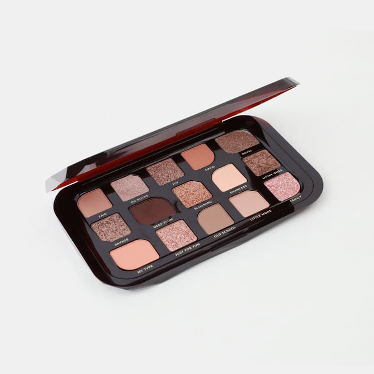 Paleta de Sombras Old Money - 15 Tonos